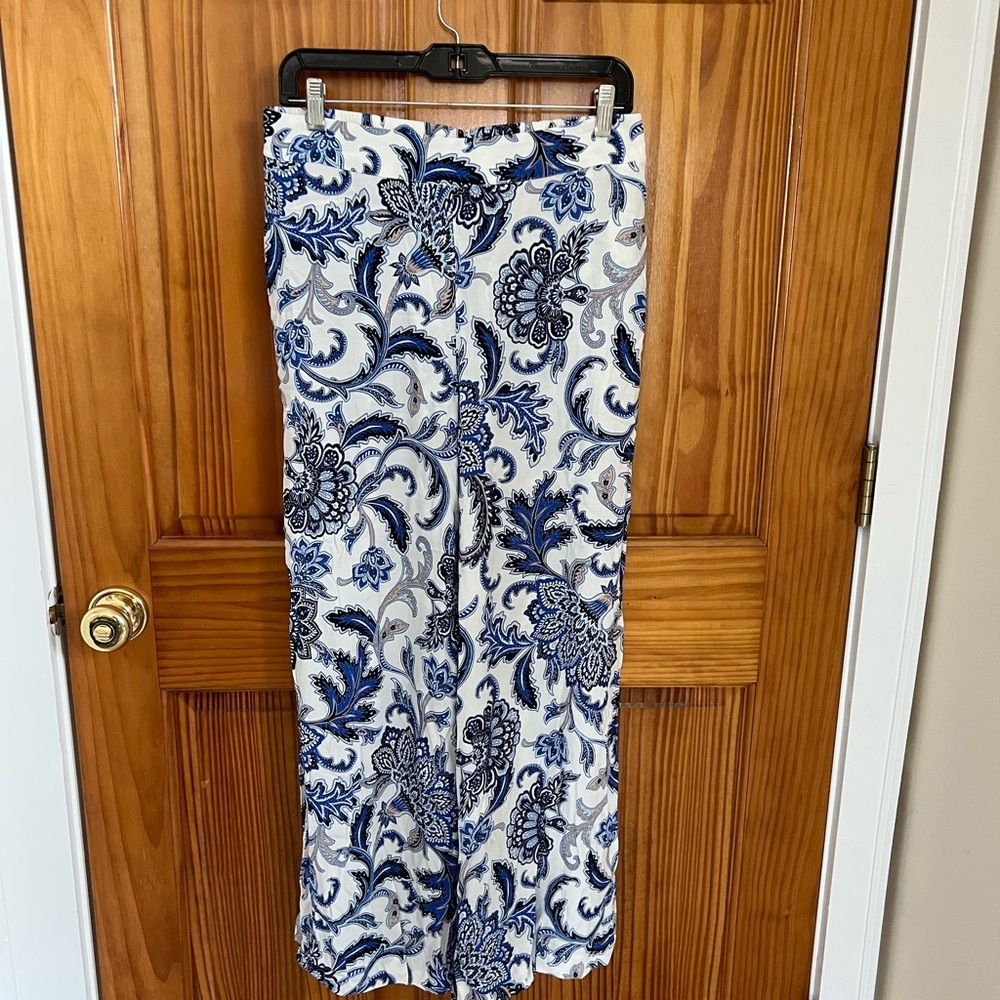 Fat Face White Pants with Blue Floral Scroll Print Sz 8 Wide Leg Flowy